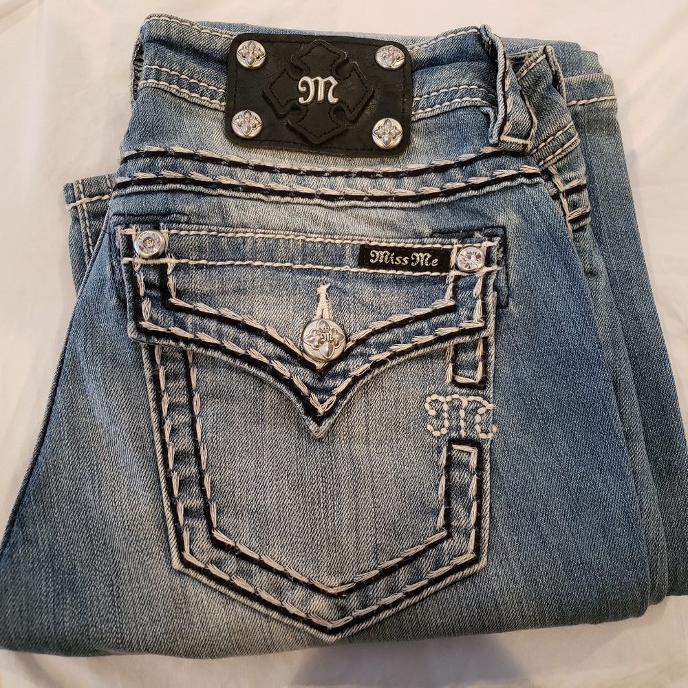 Miss Me Women's Jean's Relaxed Boot cut  Light Blue 27W Inseam 34